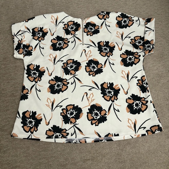 Melloday Cream Floral Blouse - Picture 2 of 4